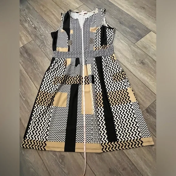 Super cute Jude Connally dress with pockets! - Picture 6 of 11